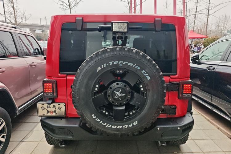 Used Jeep Wrangler 2016 3.6L Four-Door Rubicon U.S. Spec Rear