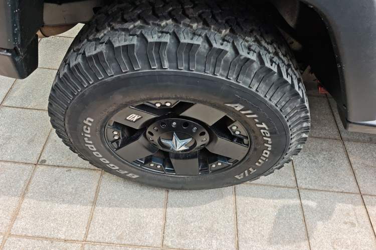 Used Jeep Wrangler 2016 3.6L Four-Door Rubicon U.S. Spec Right Rear Wheel Hub