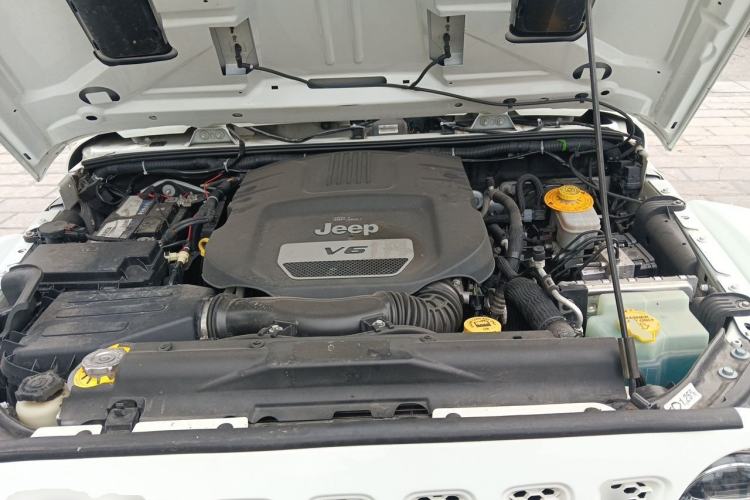 Used Jeep Wrangler 2016 3.0L Sahara 75th Anniversary Edition Engine Bay