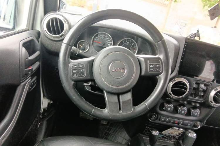 Used Jeep Wrangler 2016 3.0L Sahara 75th Anniversary Edition Steering Wheel