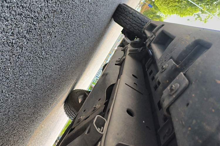 Used Jeep Wrangler 2017 3.0L Sahara Four-Door Comfort Edition Chassis Front Right