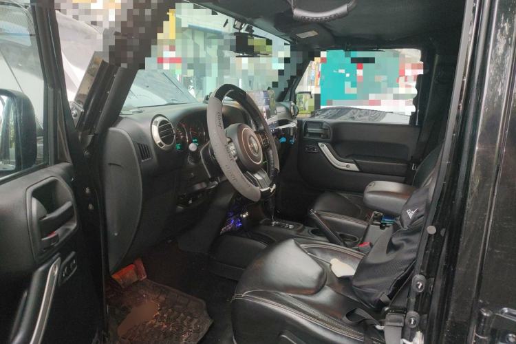Used Jeep Wrangler 2017 3.0L Sahara Four-Door Comfort Edition Driver Seat