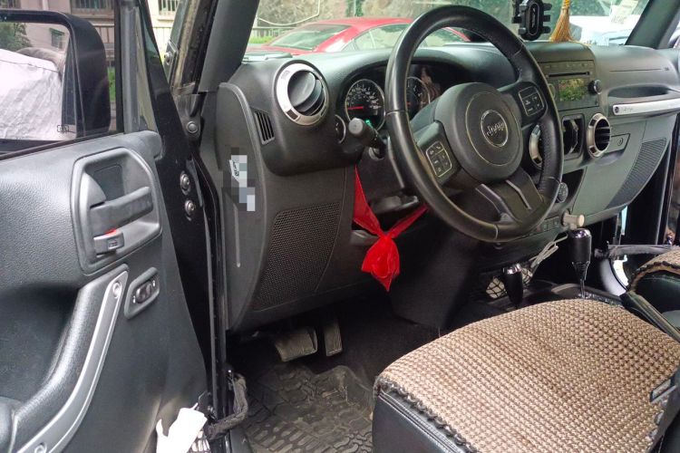 Used Jeep Wrangler 2017 3.0L Sahara Four-Door Comfort Edition Driver Seat