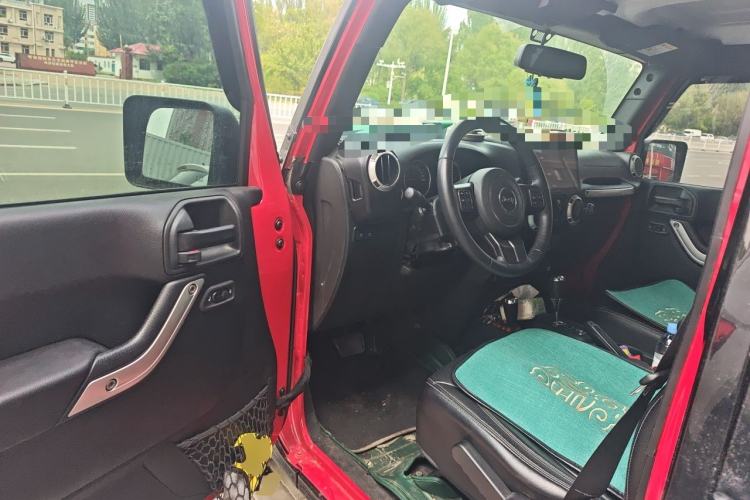 Used Jeep Wrangler 2017 3.6L Rubicon Four-Door Comfort Edition Driver Seat