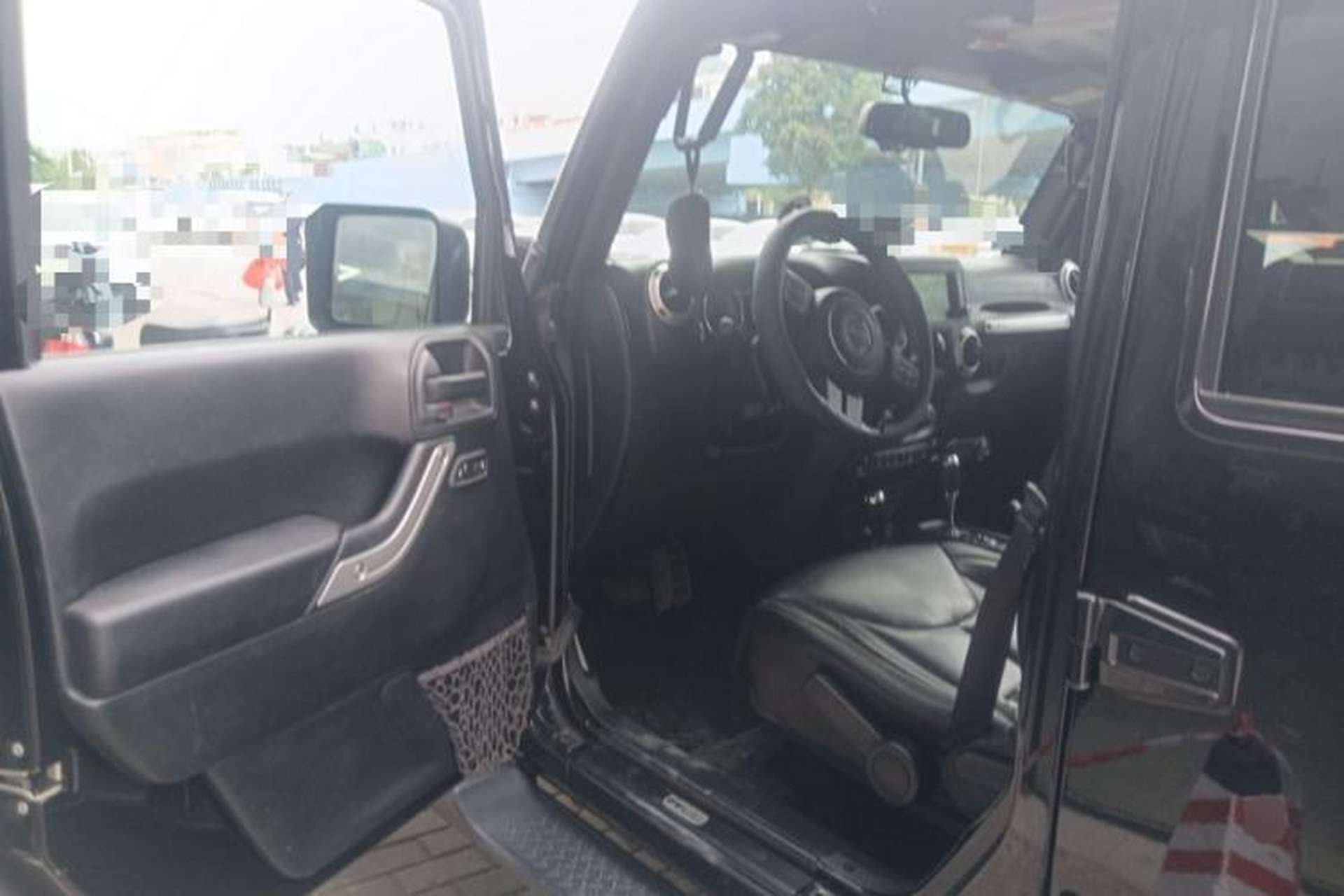 Used Jeep Wrangler 2017 3.0L Sahara Four-Door Comfort Edition Driver Seat