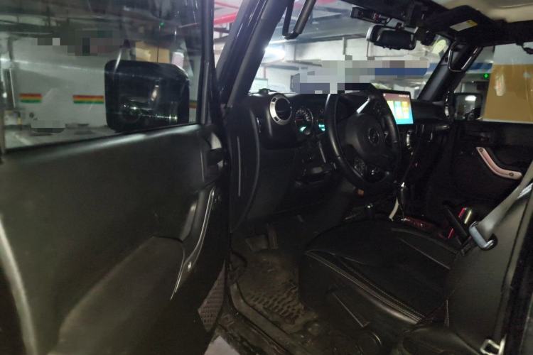 Used Jeep Wrangler 2017 3.0L Sahara Four-Door Comfort Edition Driver Seat