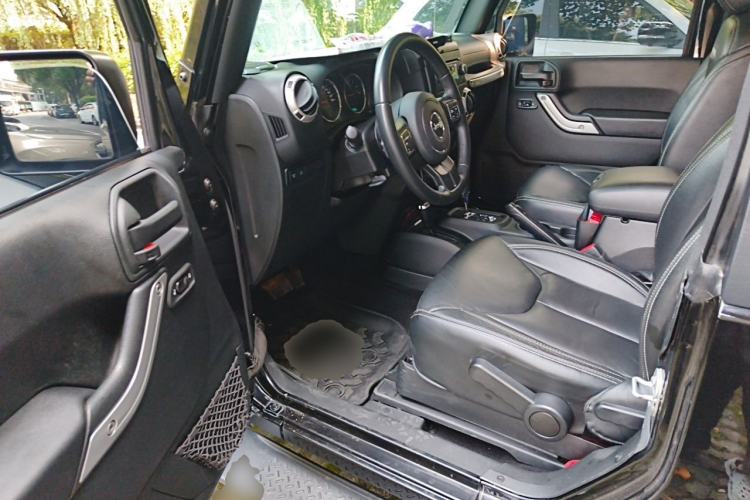Used Jeep Wrangler 2017 3.6L Rubicon Two-Door Comfort Edition Driver Seat
