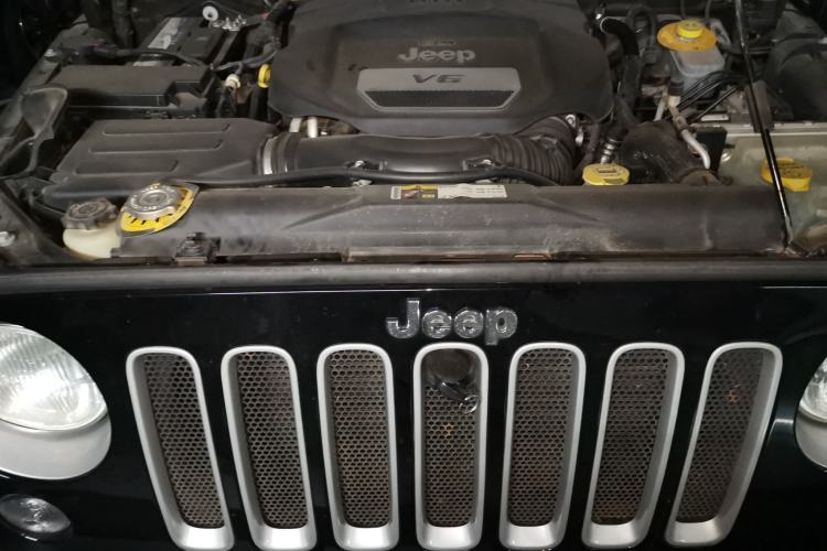 Used Jeep Wrangler 2017 3.0L Sahara Four-Door Comfort Edition Engine Bay