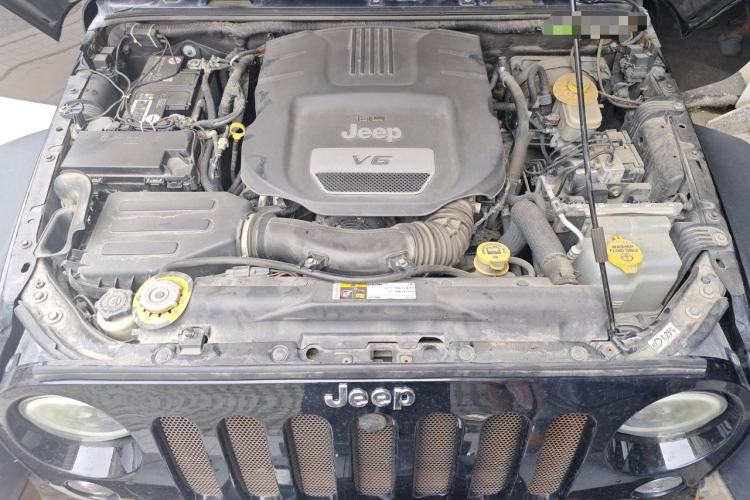 Used Jeep Wrangler 2017 3.6L Rubicon Four-Door Comfort Edition Engine Bay