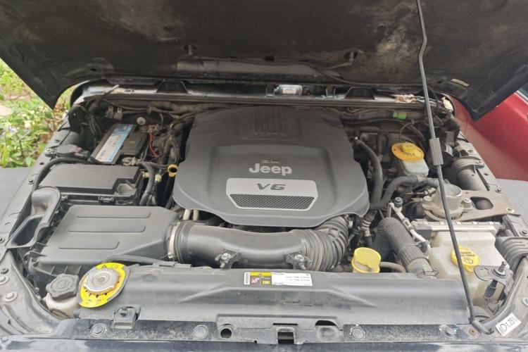 Used Jeep Wrangler 2017 3.0L Sahara Four-Door Comfort Edition Engine Bay
