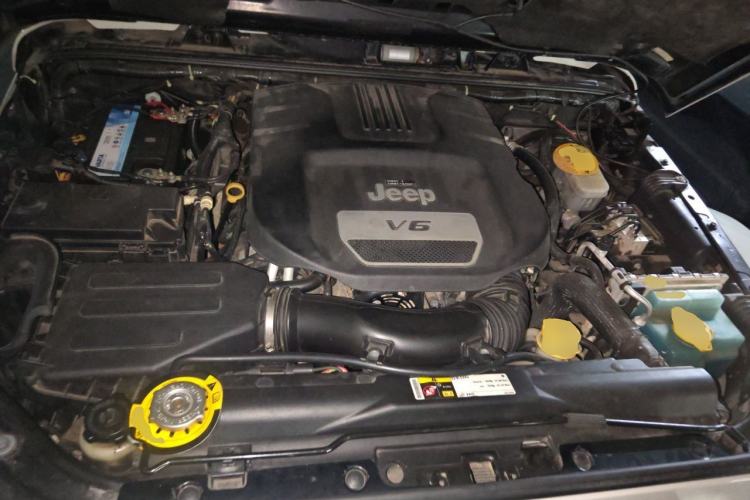 Used Jeep Wrangler 2017 3.0L Sahara Four-Door Comfort Edition Engine Bay