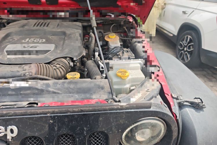 Used Jeep Wrangler 2017 3.6L Rubicon Four-Door Comfort Edition Engine Bay Left