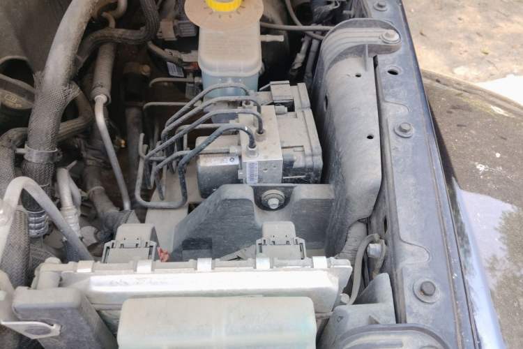 Used Jeep Wrangler 2017 3.0L Sahara Four-Door Comfort Edition Engine Bay Left
