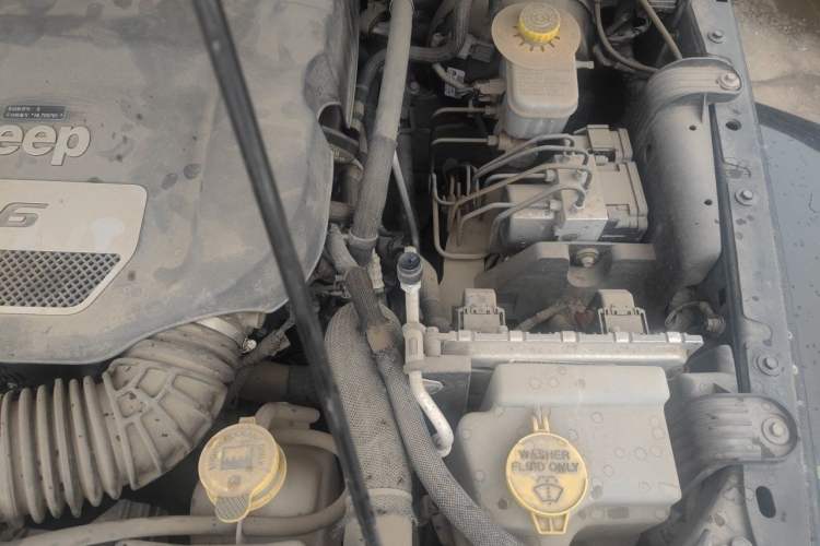 Used Jeep Wrangler 2017 3.0L Sahara Four-Door Comfort Edition Engine Bay Left