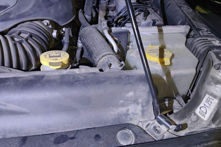 Used Jeep Wrangler 2017 3.6L Rubicon Four-Door Comfort Edition Engine Bay Left
