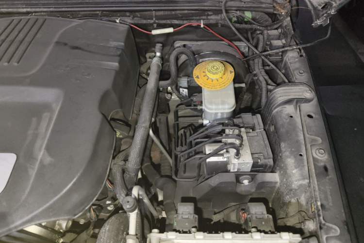 Used Jeep Wrangler 2017 3.0L Sahara Four-Door Comfort Edition Engine Bay Left