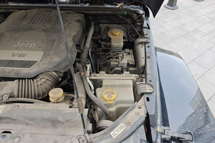 Used Jeep Wrangler 2017 3.0L Sahara Four-Door Comfort Edition Engine Bay Left
