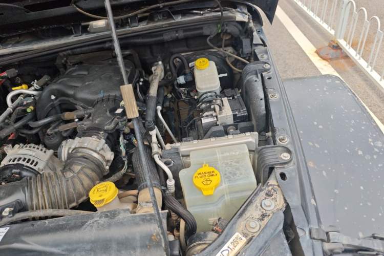 Used Jeep Wrangler 2017 3.6L Rubicon Four-Door Comfort Edition Engine Bay Left