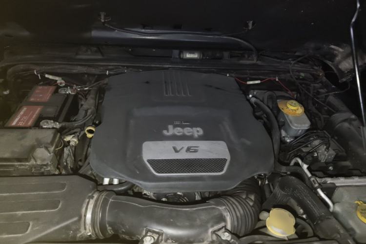 Used Jeep Wrangler 2017 3.0L Sahara Four-Door Comfort Edition Engine Bay