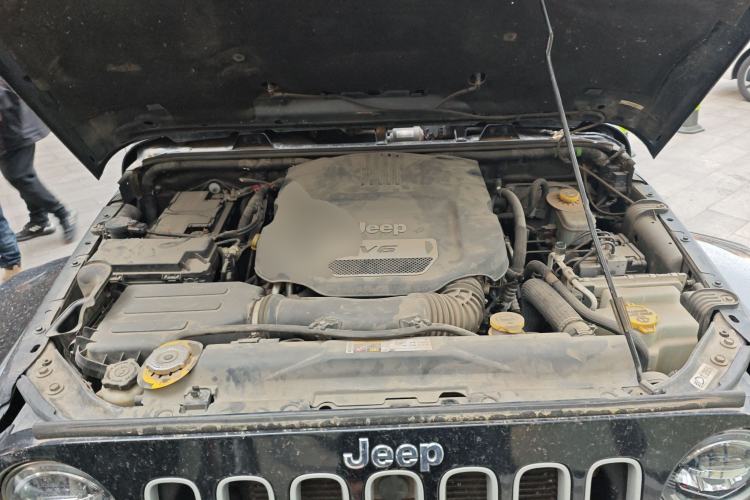 Used Jeep Wrangler 2017 3.0L Sahara Four-Door Comfort Edition Engine Bay