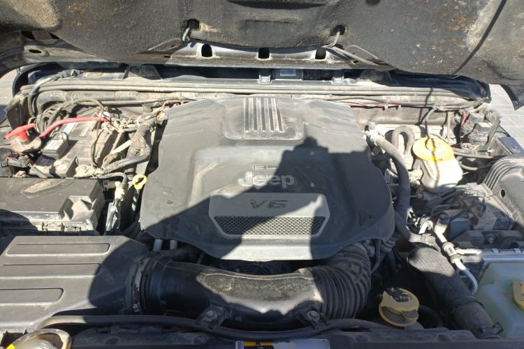 Used Jeep Wrangler 2017 3.0L Sahara Four-Door Comfort Edition Engine Bay