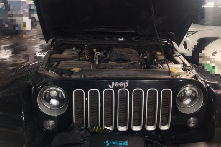 Used Jeep Wrangler 2017 3.0L Sahara Four-Door Comfort Edition Engine Bay Right
