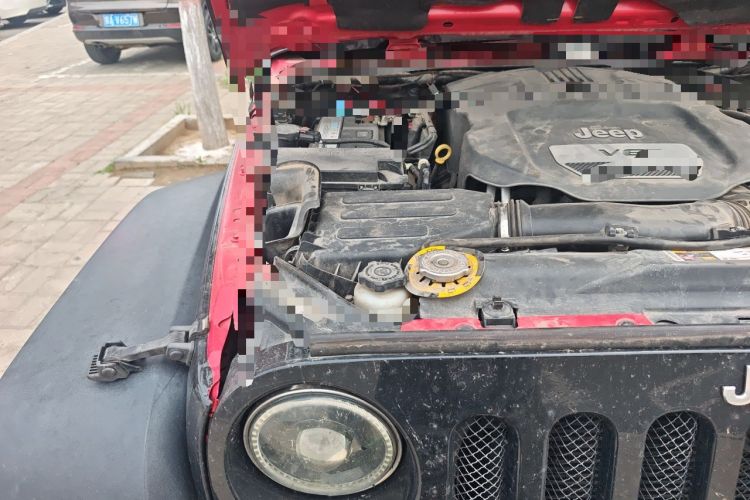 Used Jeep Wrangler 2017 3.6L Rubicon Four-Door Comfort Edition Engine Bay Right