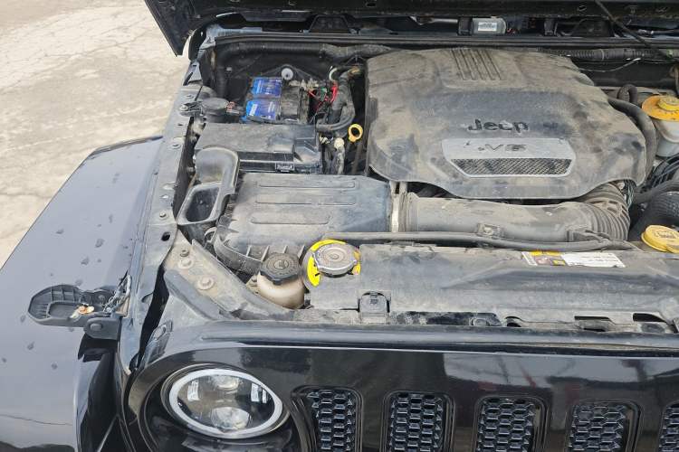 Used Jeep Wrangler 2017 3.0L Sahara Four-Door Comfort Edition Engine Bay Right