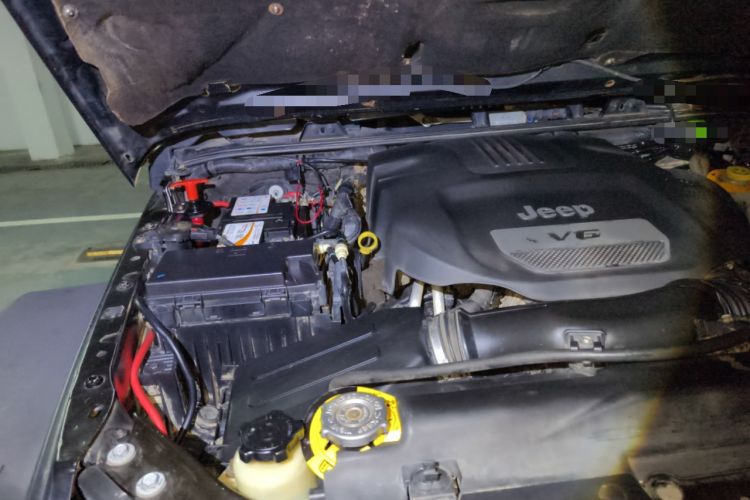 Used Jeep Wrangler 2017 3.0L Sahara Four-Door Comfort Edition Engine Bay Right