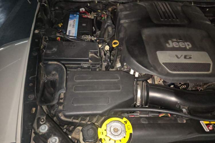 Used Jeep Wrangler 2017 3.0L Sahara Four-Door Comfort Edition Engine Bay Right