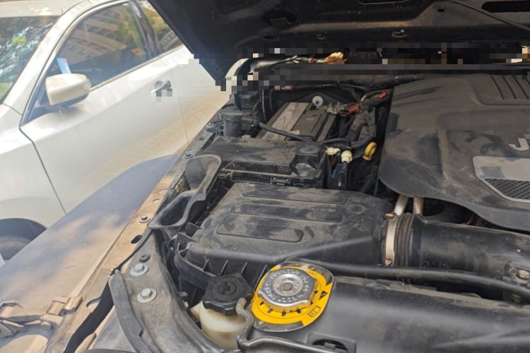 Used Jeep Wrangler 2017 3.6L Rubicon Four-Door Comfort Edition Engine Bay Right