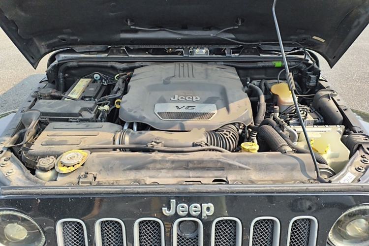 Used Jeep Wrangler 2017 3.0L Sahara Four-Door Comfort Edition Engine Bay