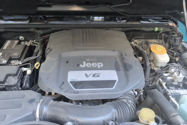 Used Jeep Wrangler 2017 3.0L Sahara Four-Door Comfort Edition Engine Bay