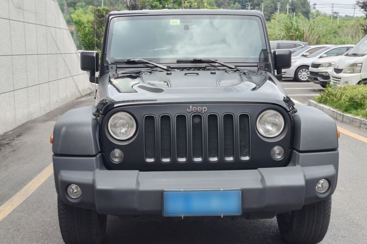 Used Jeep Wrangler 2017 3.6L Rubicon Recon 10th Anniversary Limited Collector's Edition Exterior 4