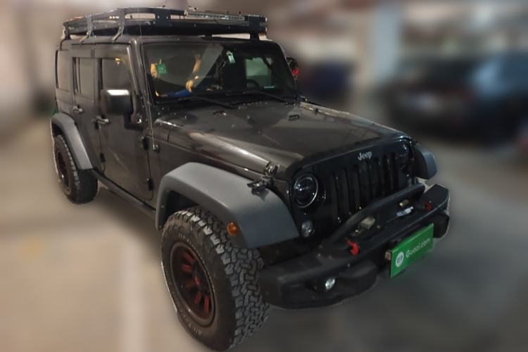Used Jeep Wrangler 2017 3.6L Rubicon Four-Door Comfort Edition Front Right 45 Deg