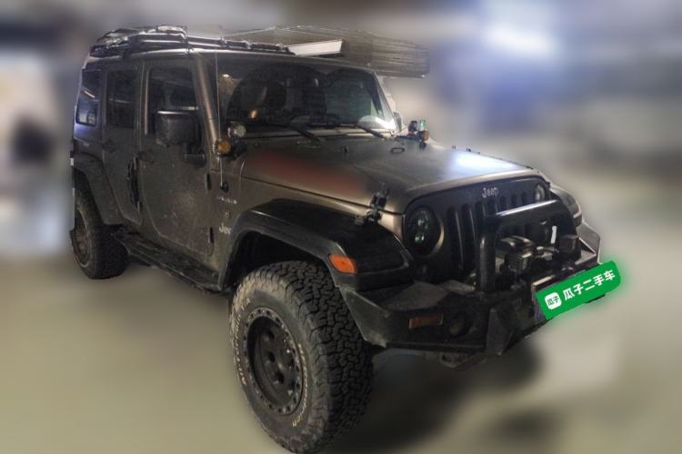Used Jeep Wrangler 2017 3.6L Rubicon Four-Door Comfort Edition Front Right 45 Deg