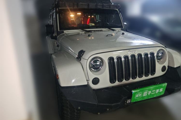 Used Jeep Wrangler 2017 3.0L Sahara Four-Door Comfort Edition Front Right 45 Deg