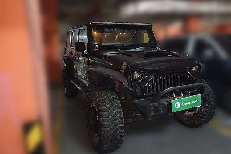 Used Jeep Wrangler 2017 3.0L Sahara Four-Door Comfort Edition Front Right 45 Deg