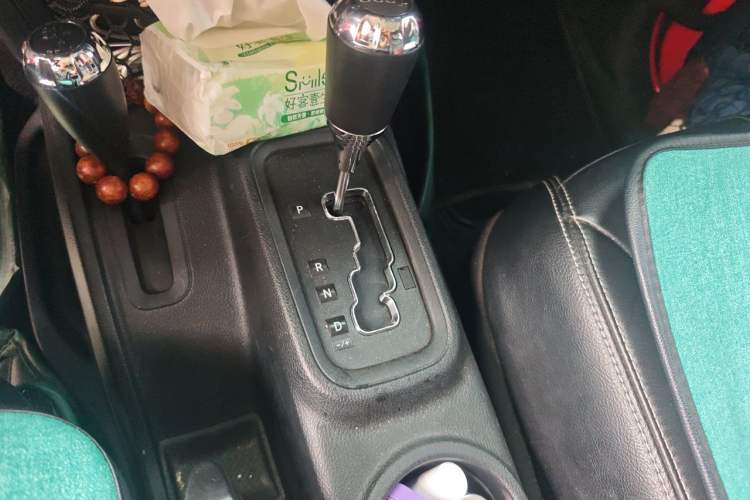 Used Jeep Wrangler 2017 3.6L Rubicon Four-Door Comfort Edition Gear Lever
