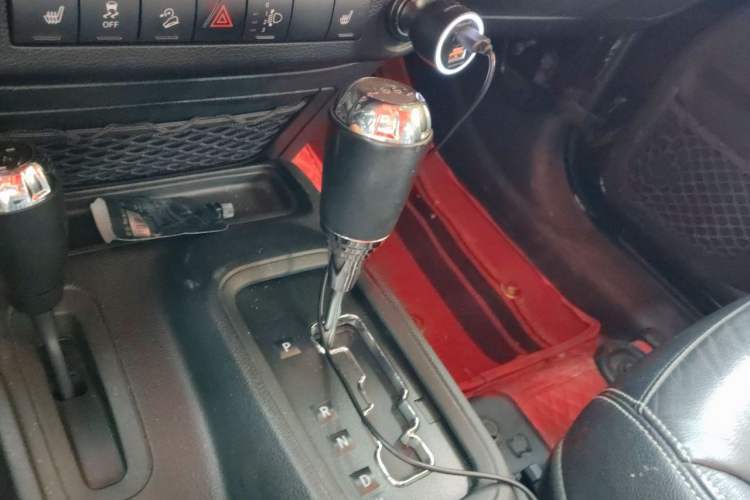 Used Jeep Wrangler 2017 3.0L Sahara Four-Door Comfort Edition Gear Lever