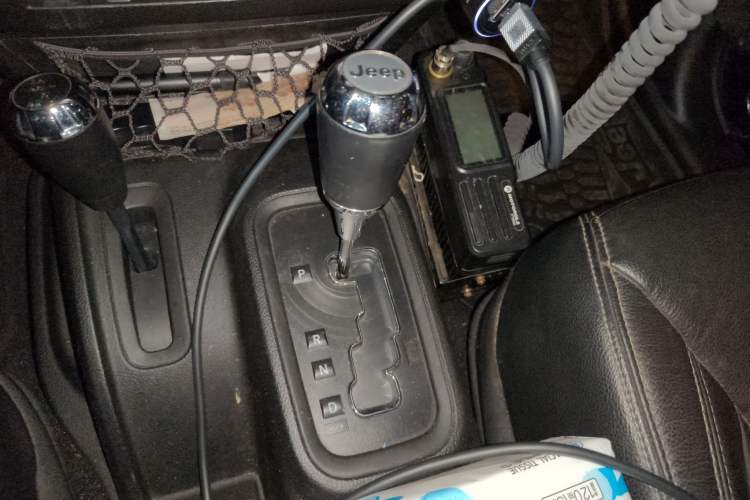 Used Jeep Wrangler 2017 3.0L Sahara Four-Door Comfort Edition Gear Lever