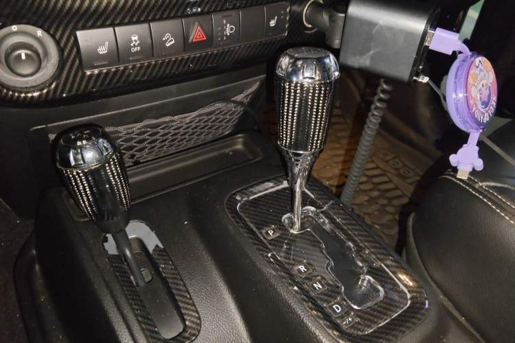Used Jeep Wrangler 2017 3.6L Rubicon Four-Door Comfort Edition Gear Lever