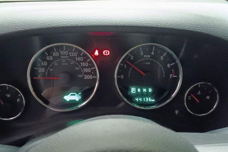 Used Jeep Wrangler 2017 3.0L Sahara Four-Door Comfort Edition Instrument Cluster