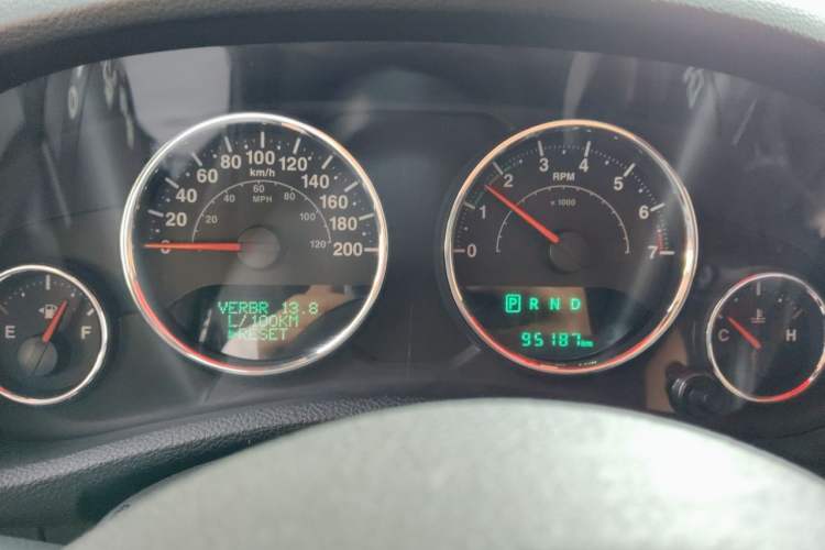Used Jeep Wrangler 2017 3.0L Sahara Four-Door Comfort Edition Instrument Cluster