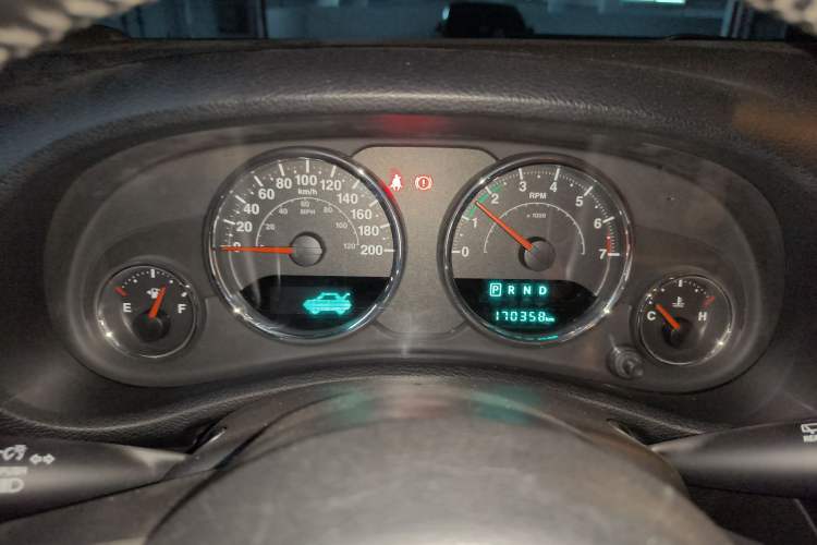 Used Jeep Wrangler 2017 3.0L Sahara Four-Door Comfort Edition Instrument Cluster