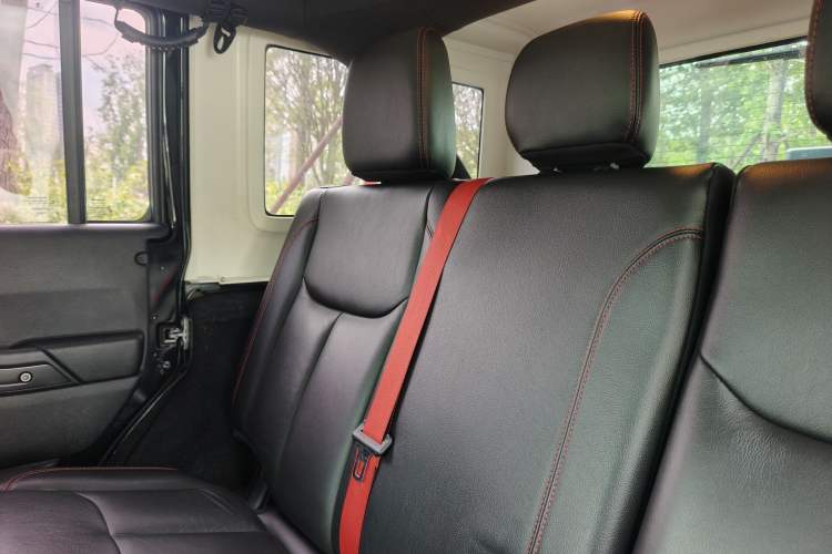 Used Jeep Wrangler 2017 3.6L Rubicon Recon 10th Anniversary Limited Collector's Edition Interior 2