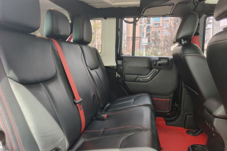 Used Jeep Wrangler 2017 3.6L Rubicon Recon 10th Anniversary Limited Collector's Edition Interior 6