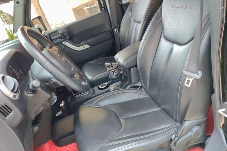 Used Jeep Wrangler 2017 3.0L Sahara Four-Door Comfort Edition Left Front Seat