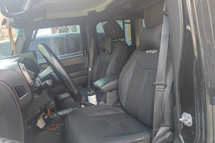 Used Jeep Wrangler 2017 3.0L Sahara Four-Door Comfort Edition Left Front Seat