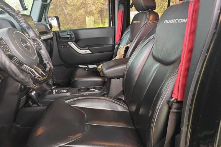Used Jeep Wrangler 2017 3.6L Rubicon Four-Door Comfort Edition Left Front Seat